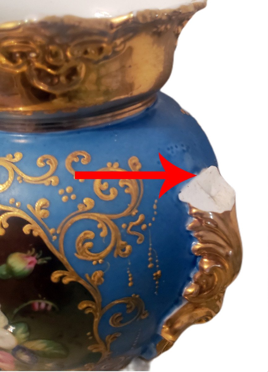 Paire De Vases Napoléon III En Porcelaine De Paris Bleu De Sèvres -photo-1