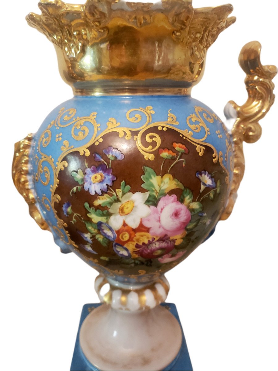 Paire De Vases Napoléon III En Porcelaine De Paris Bleu De Sèvres -photo-2