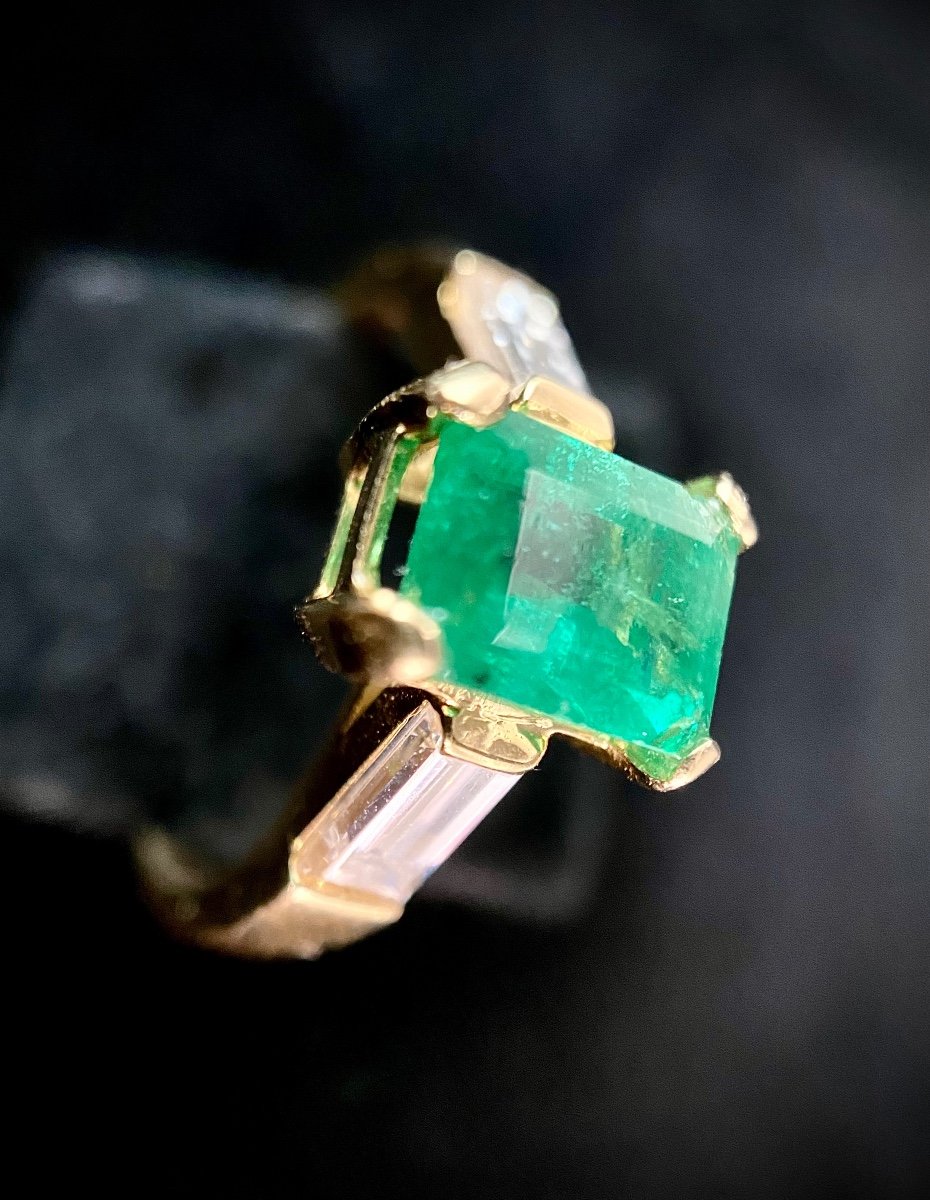 Yellow Gold Ring Set With A 1.25 Carat Emerald And Two Baguette Cut Diamonds 0.70 Ct-photo-1