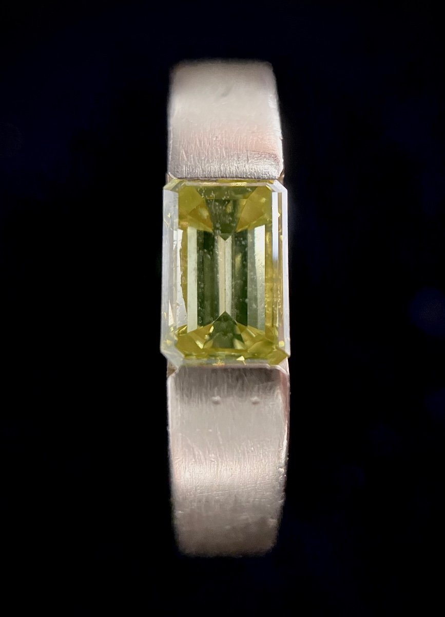 Bague Alliance En Or Jaune 18k Sertie d'Un Diamant Jaune Taillé En Baguette De 1 Carat -photo-3