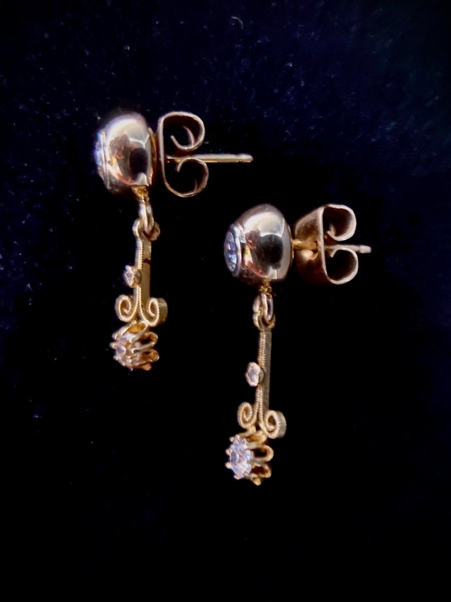 Paire De Boucles Ancienne En Or Jaune 18 Carats Ornée De 0,80 Carats De Diamants-photo-4