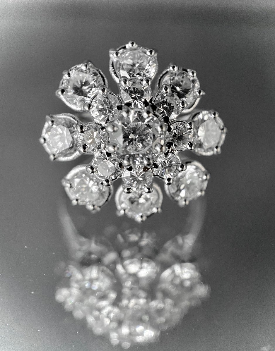 Bague Or Blanc 18k Avec Diamant Central De 0,45 Carat (vs-g/h) Entouré De 2,70 Carats-photo-1