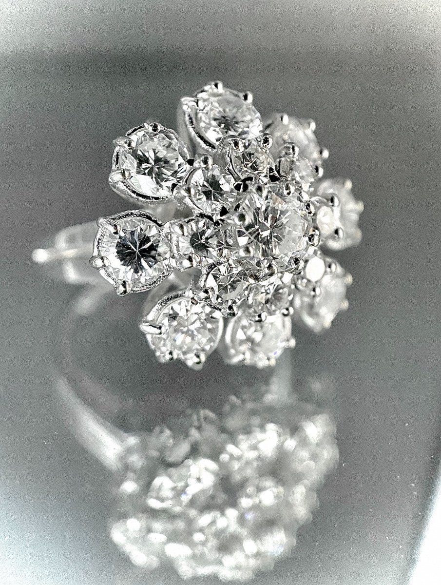 18k White Gold Ring With 0.45 Carat (vs-g/h) Central Diamond Surrounded By 2.70 Carats-photo-2