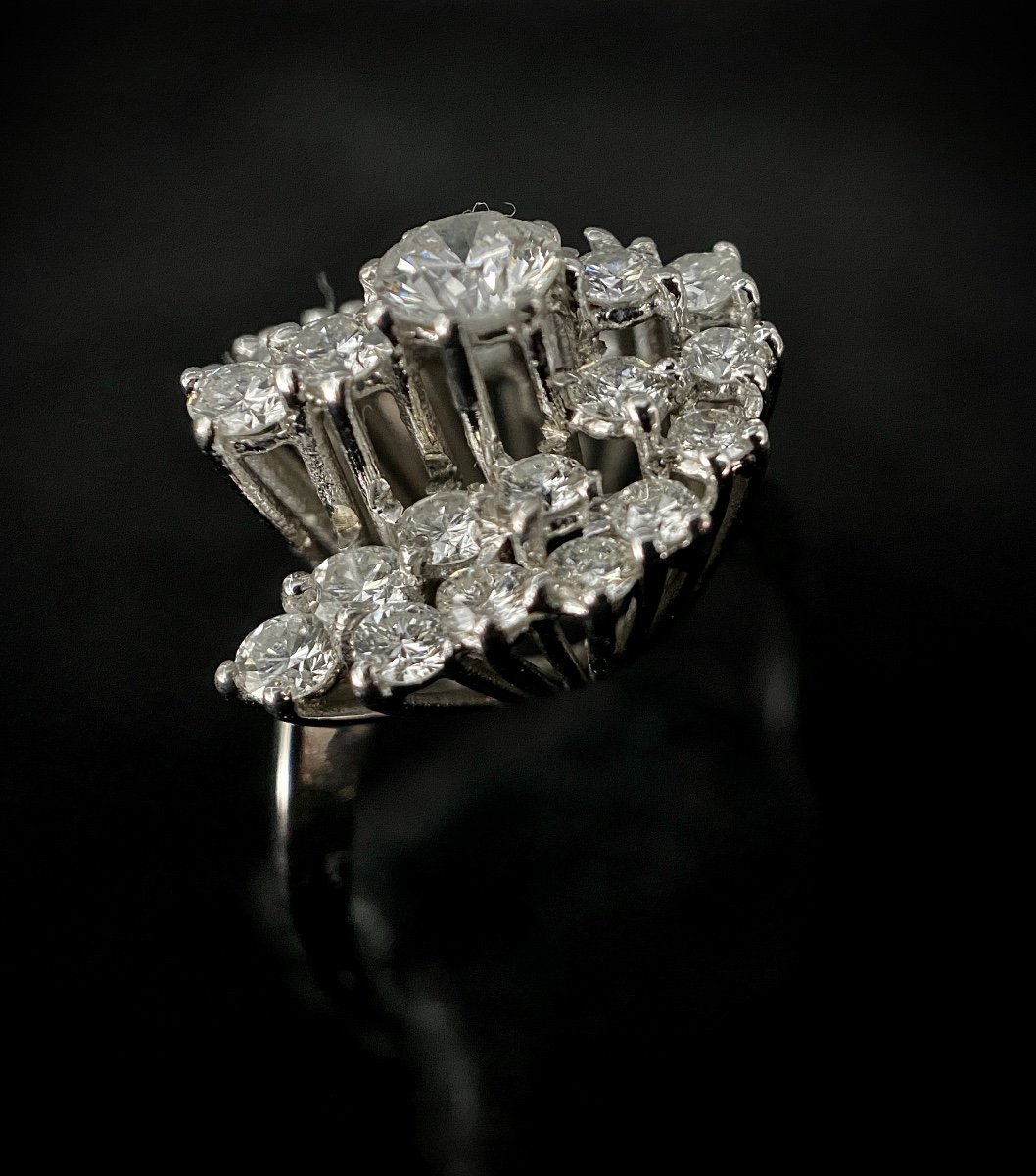 Tourbillon Ring With 0.35 Ct (si-g/h) Central Diamond And 2.08 Carat Surround-photo-3