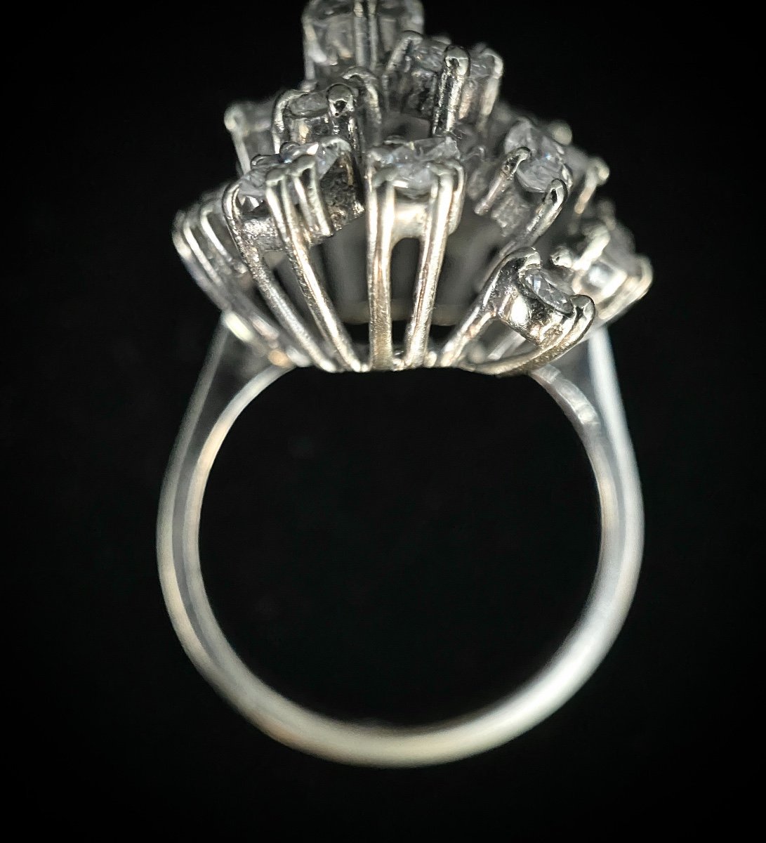 18k White Gold Ring Set With Marquise And Brilliant Diamonds Totaling 1.65 Carats-photo-3