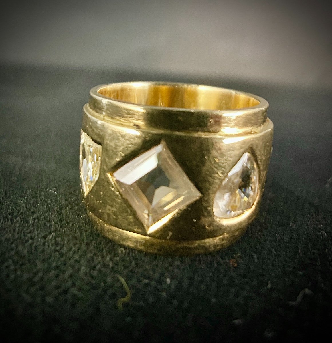 Bague ancienne Or Jaune 18k Sertie De 7 Diamants Différentes Tailles Total: 6,50 Carats-photo-2