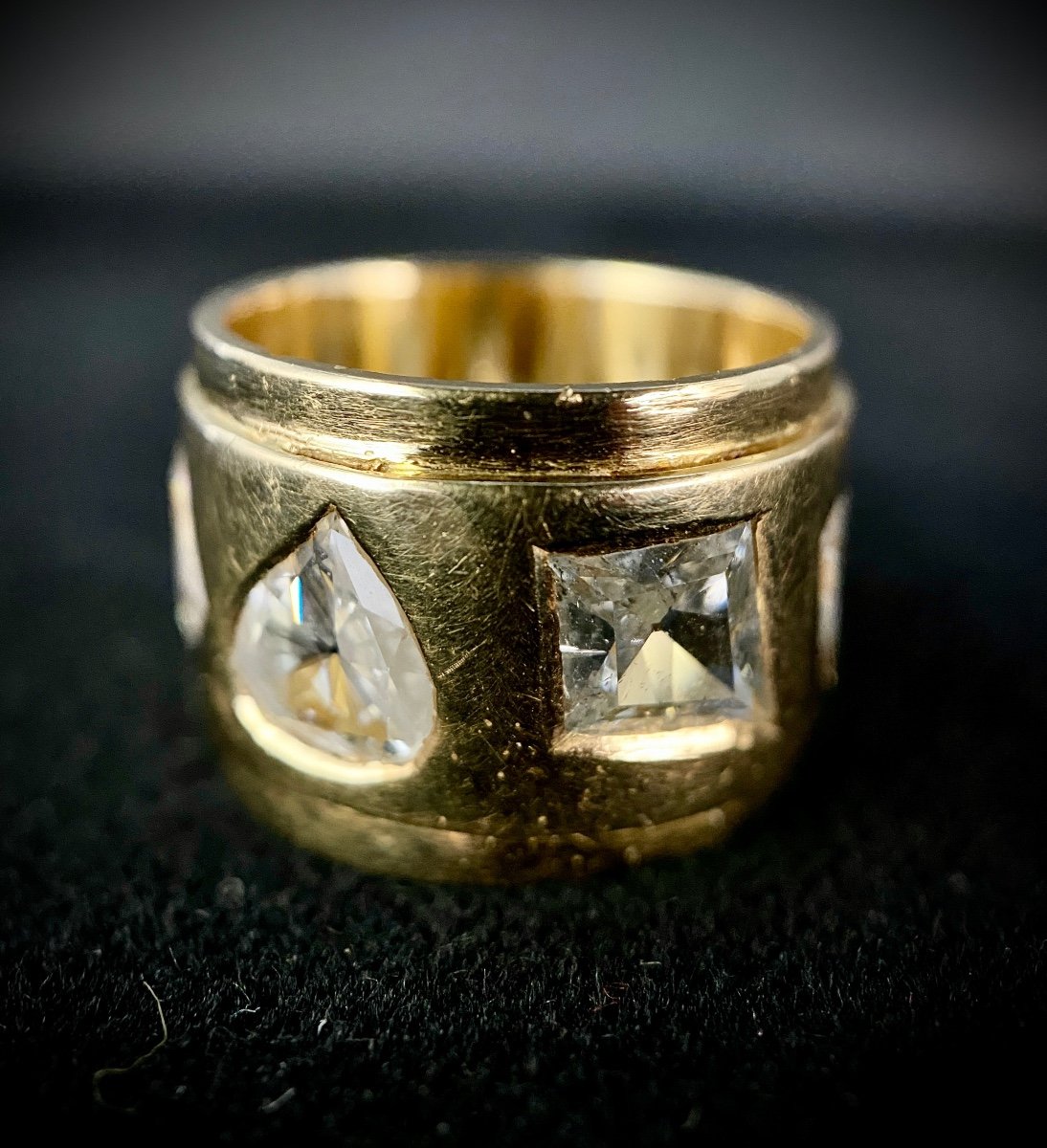 Bague ancienne Or Jaune 18k Sertie De 7 Diamants Différentes Tailles Total: 6,50 Carats-photo-3