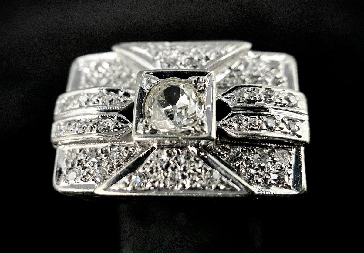 Tank Model Ring, In 18k White Gold, Set With A Central Brilliant Of 0.40 Ct (vs-g/h) + 0.50 Ct-photo-2