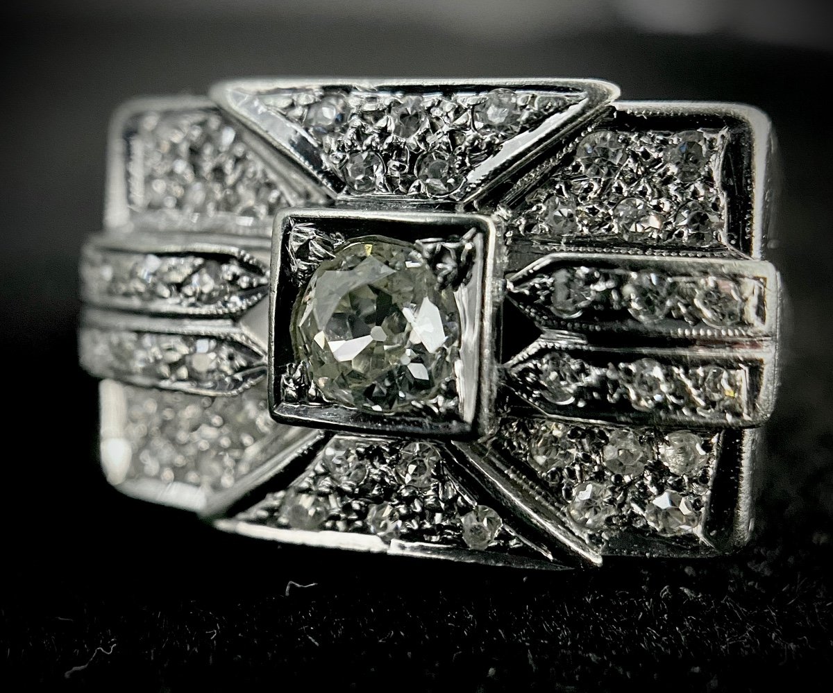 Tank Model Ring, In 18k White Gold, Set With A Central Brilliant Of 0.40 Ct (vs-g/h) + 0.50 Ct-photo-3