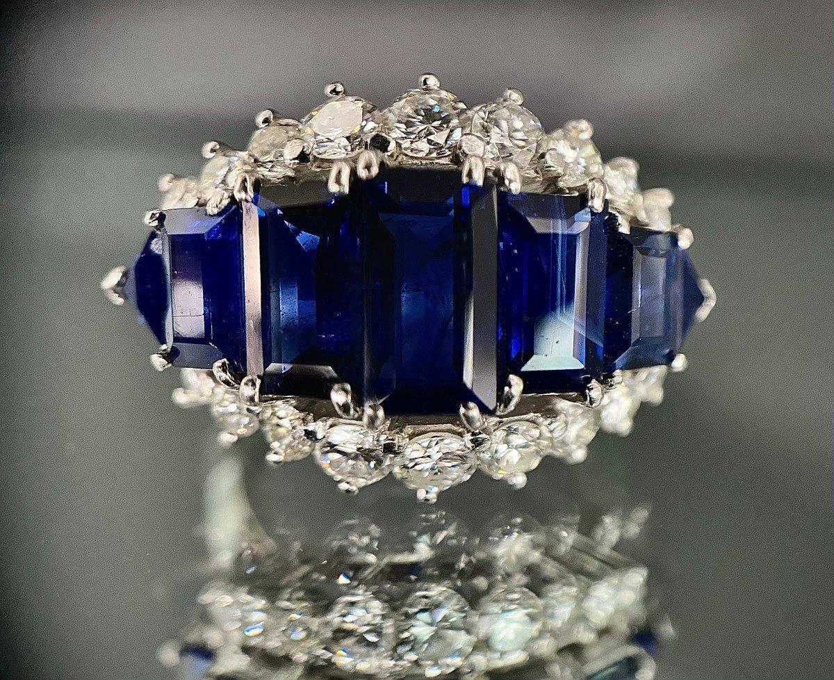 Platinum Ring Adorned With 7 Sapphires Totaling 5 Carats And 1.50 Carats Of Diamonds-photo-3