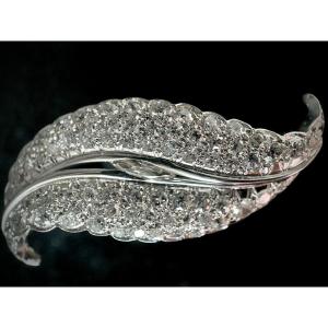 Platinum Ring In The Shape Of A Leaf Decorated With A 4.30 Ct Pavé Of Brilliants + 1 Marquise In The Center
