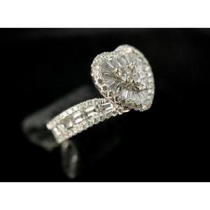 Bague Or Blanc 18k Sertie De 3,16 Carats De Diamants Baguette, Brillant Et Princesse