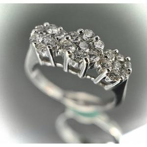 18k White Gold Ring Set With One Carat Of Brilliant Diamonds