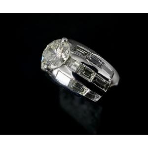 18k White Gold Ring Set With A 1.08 Carat Brilliant (vvs-e/f) And 18 Baguettes (si-g/h)