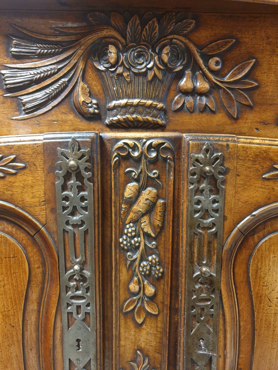 Provençal Sideboard In Walnut-photo-3