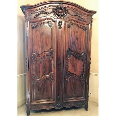 Monumental Armoire Lyonnaise