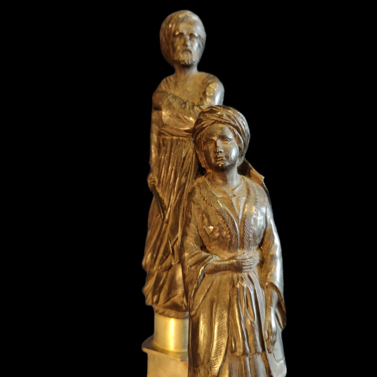 Carved Ebony Service Cover Representing A Couple Of Turkish Nobles-photo-3