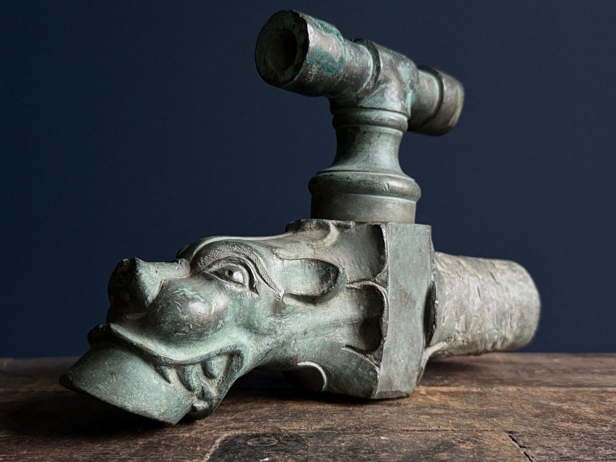 Magnificent Zoomorphic Bronze Faucet - France, 17th Century 