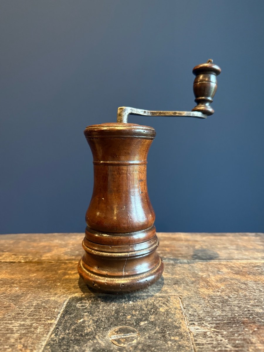 Lot Of Four 18th Century Coffee Grinders -photo-4