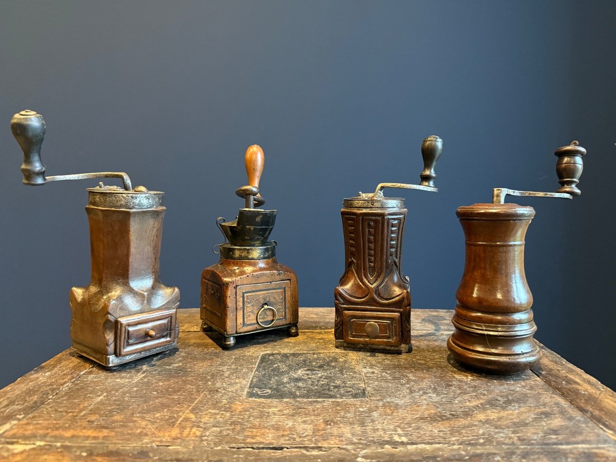 Lot Of Four 18th Century Coffee Grinders -photo-8