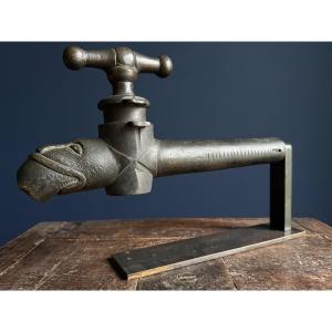 Very Beautiful Zoomorphic Bronze Faucet, France 17th Century 