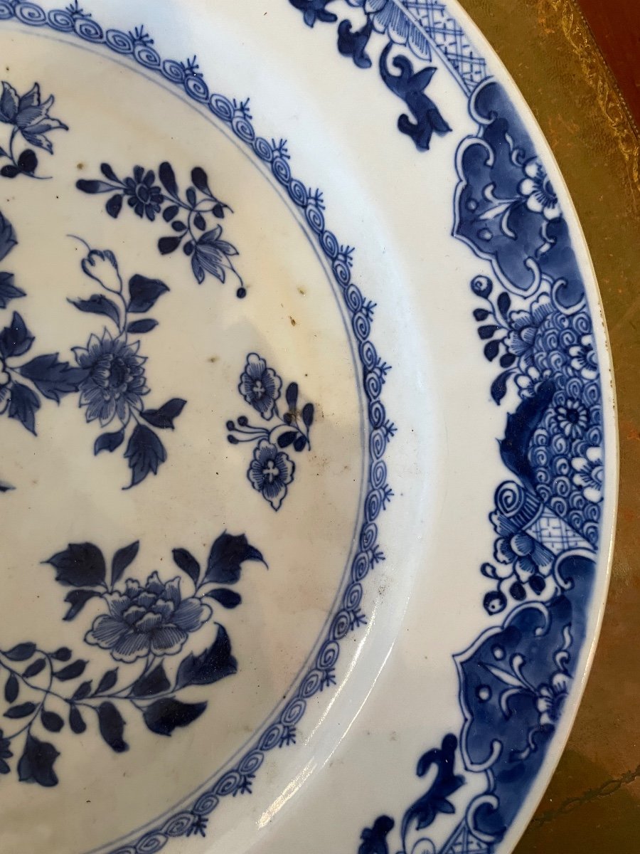 18th Century Chinese Porcelain Dish -photo-3