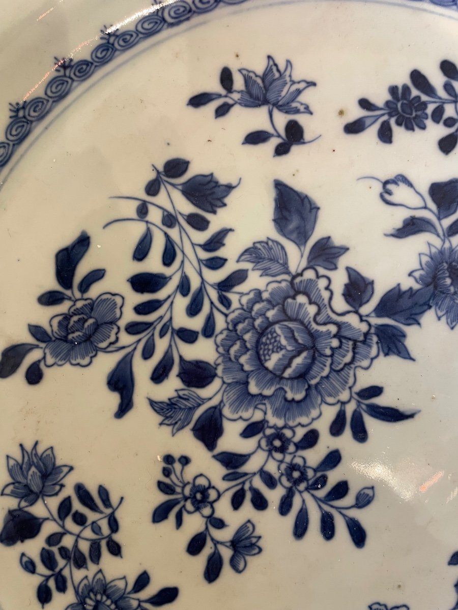 18th Century Chinese Porcelain Dish -photo-2