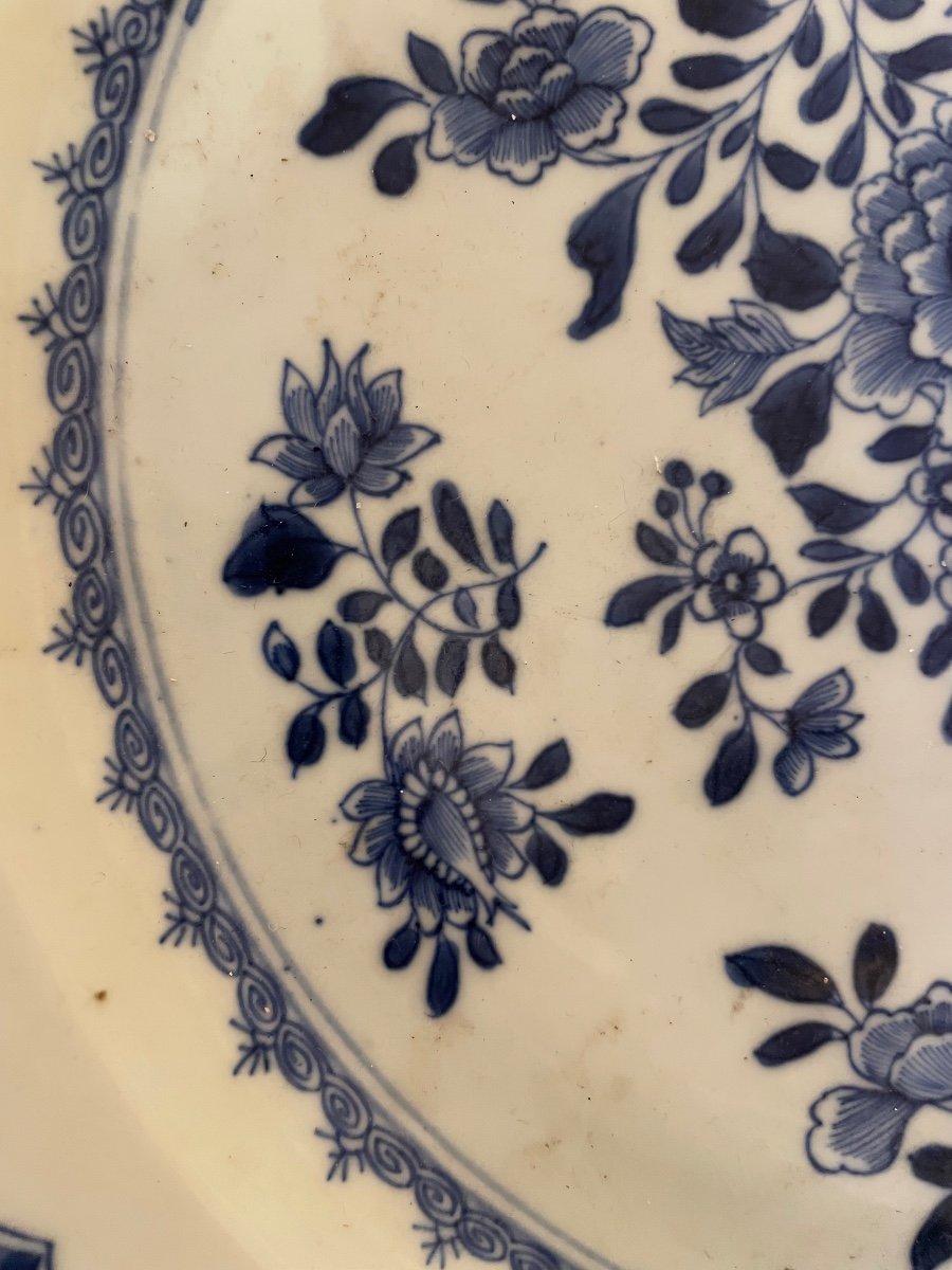 18th Century Chinese Porcelain Dish -photo-4