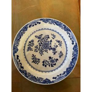 Plat En Porcelaine De Chine 18 éme 