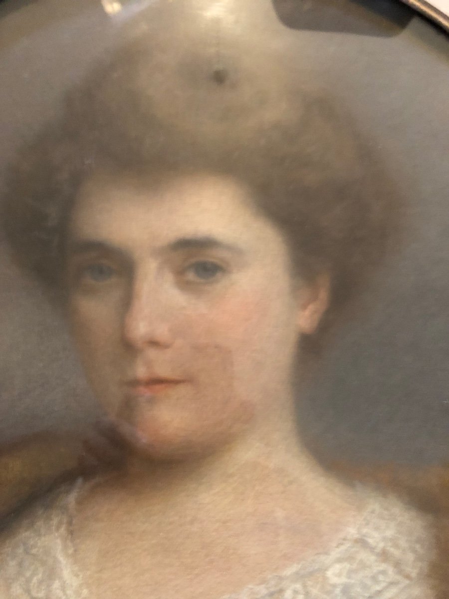 Portrait In Bust Of Woman 1900 In Pastel-photo-2