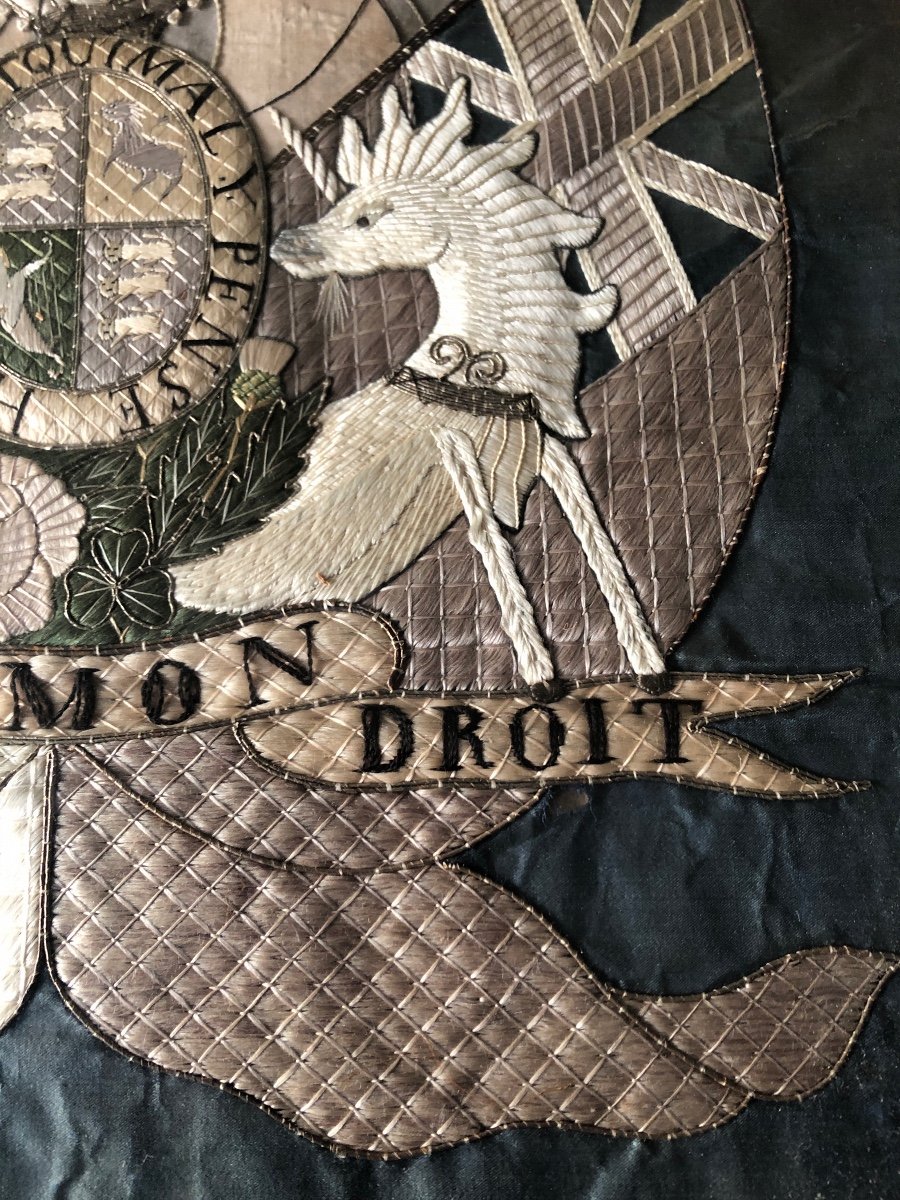 Coat Of Arms In Embroidery On English Silk-photo-2