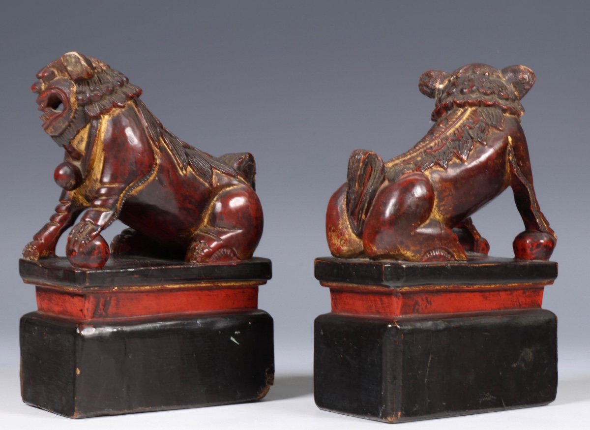 Pair Of Buddhist Lions In Red And Gold Lacquer, China 19th-photo-1