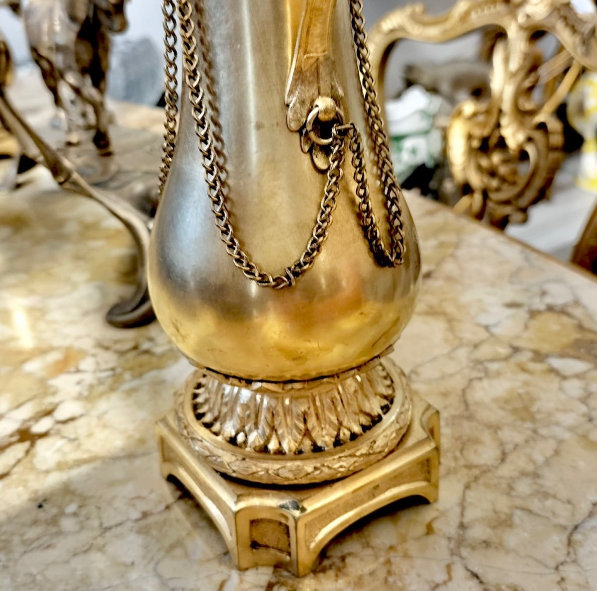 Paire De Candélabre En Bronze Ciselé Doré Style Louis XVI-photo-4