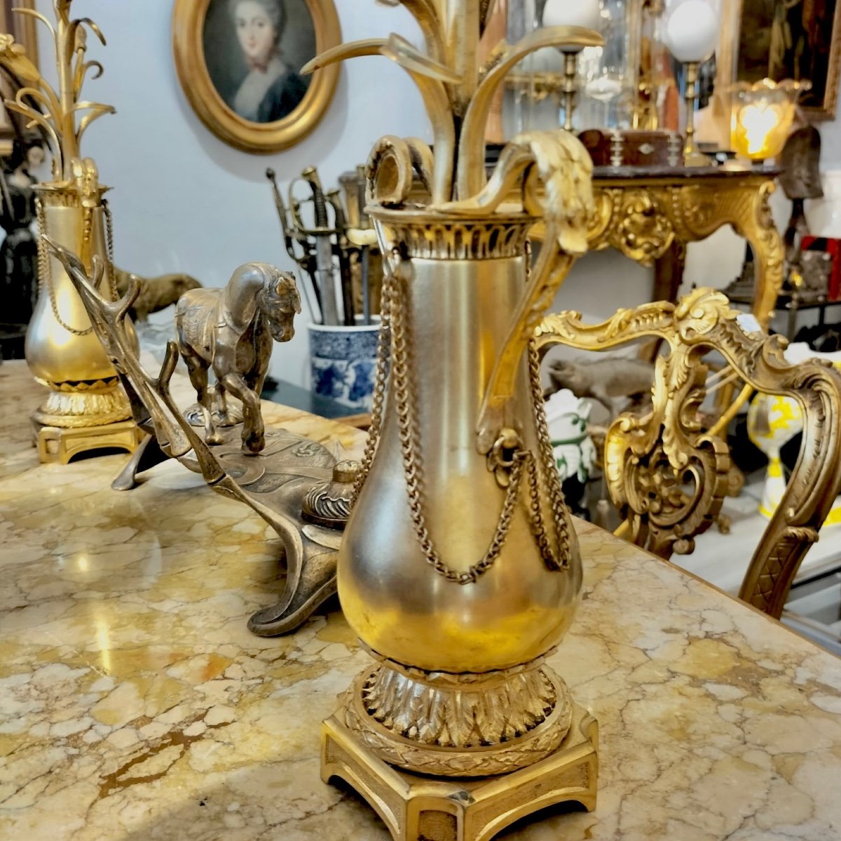 Paire De Candélabre En Bronze Ciselé Doré Style Louis XVI-photo-1