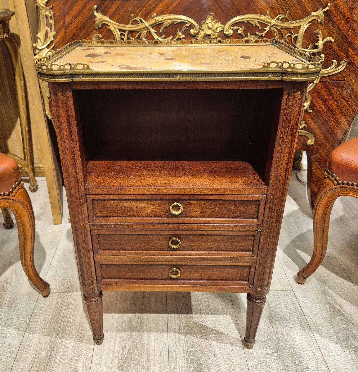 Table de Salon De Style Louis XVI En Noyer, Dessus En Marbre Blanc De Carrare, 19ème Siècle-photo-2