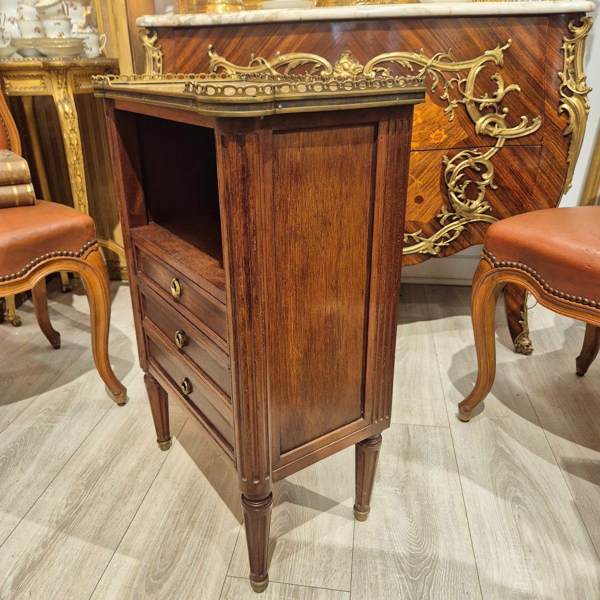 Table de Salon De Style Louis XVI En Noyer, Dessus En Marbre Blanc De Carrare, 19ème Siècle-photo-3