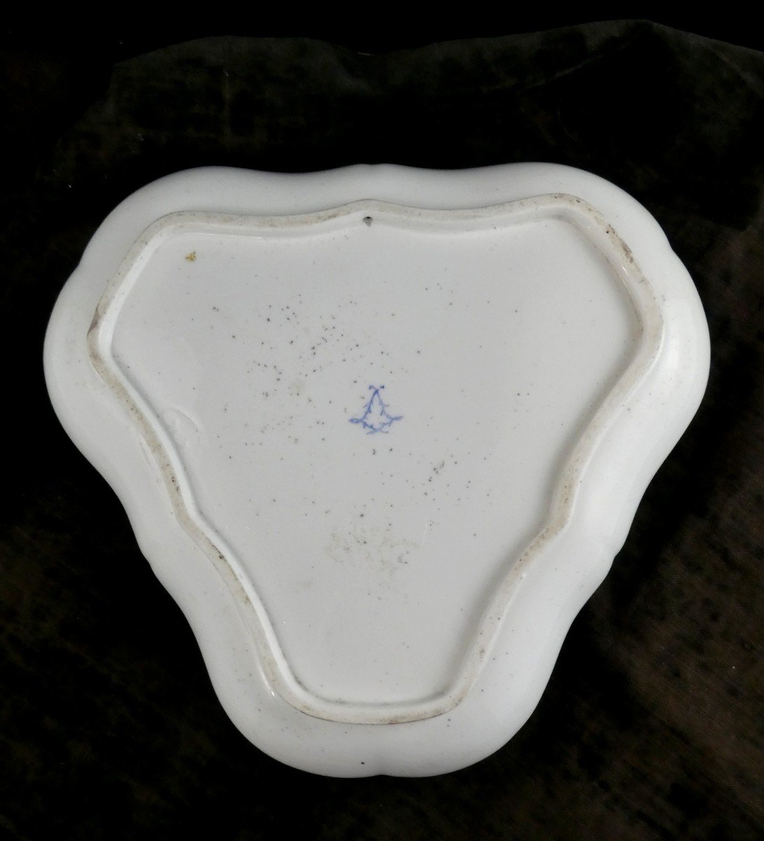 Sèvres, Confitures Louis XV : 5 Pots Pâte Tendre,  Vincennes vers 1760-photo-3