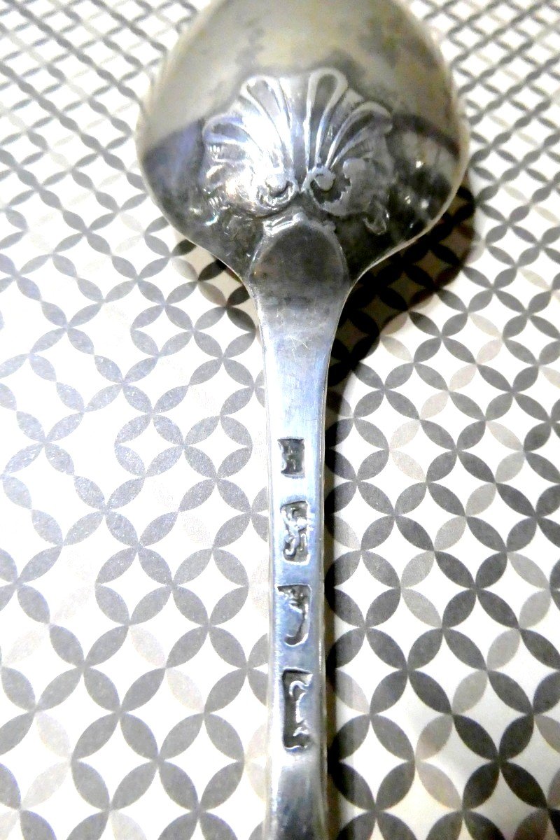 Georgian Marrow Spoon, Chiseled Shell, London, 1766, Chawner Frères