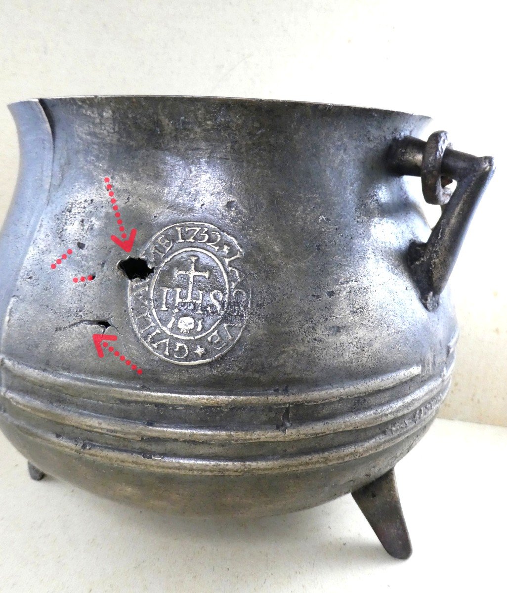 Hearth Cauldron, Brass, Tripod, Dedicatee, Dated 1732, And Surprise!-photo-1