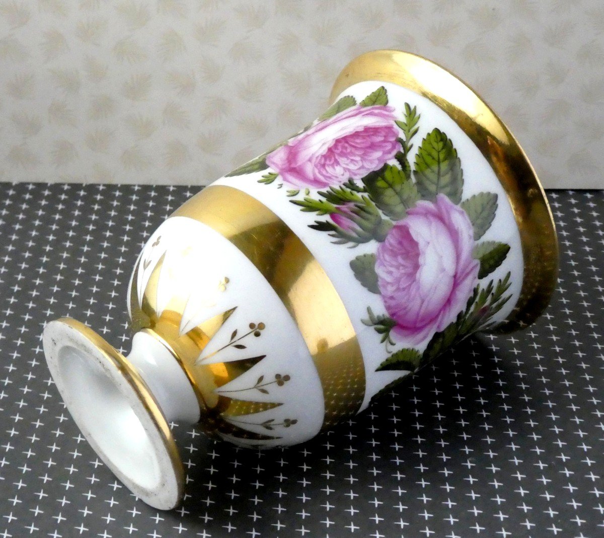 Haute Timbale D’après Redouté : Les Roses De Joséphine…. Porcelaine De Paris-photo-2