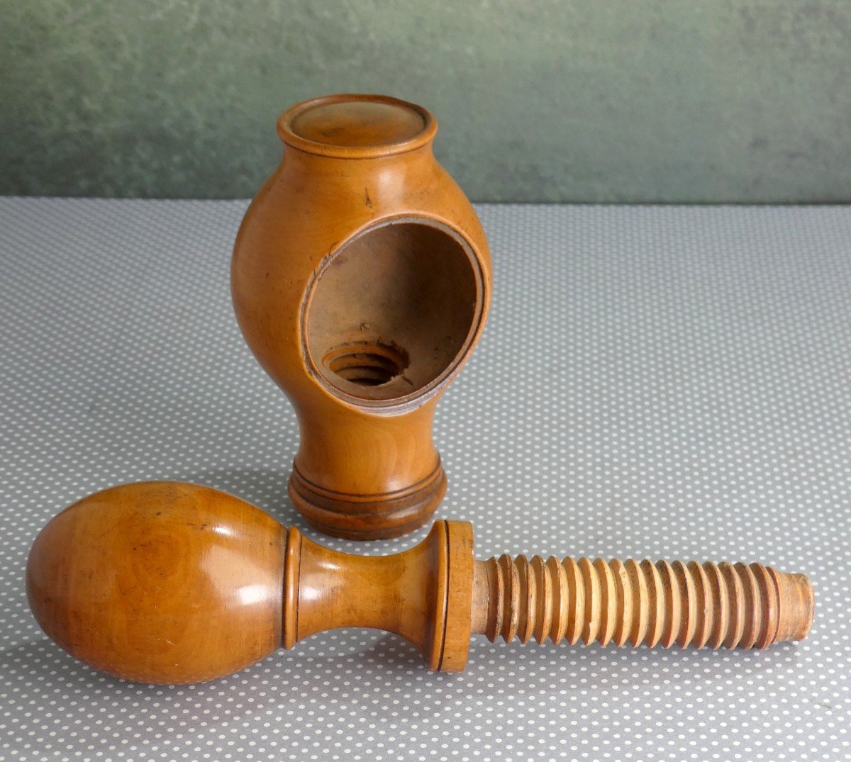 Pretty Nutcracker , Honey Colored Boxwood, Beautiful Turning Work -photo-2