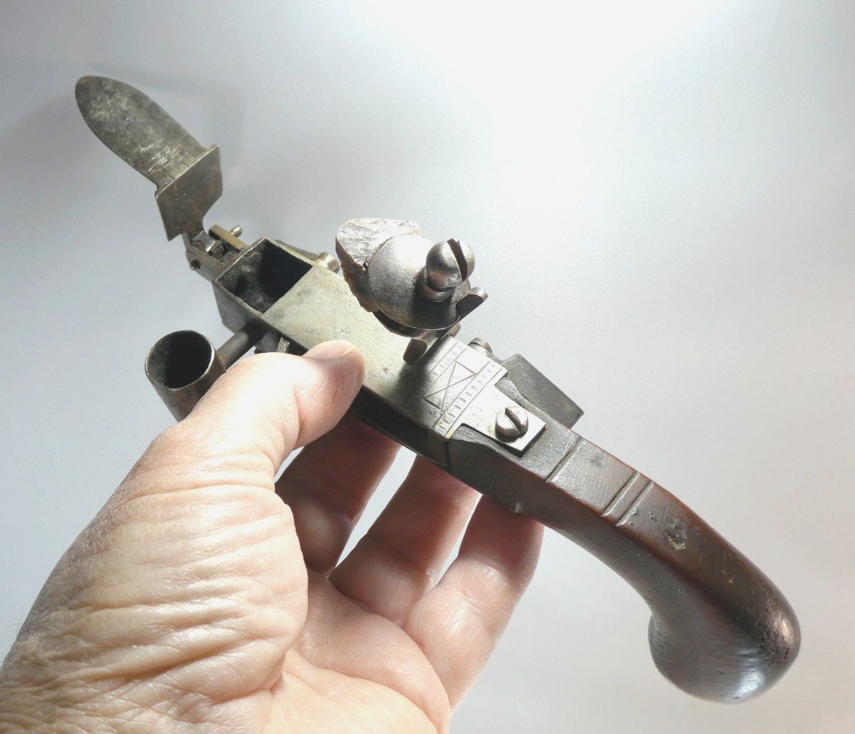 18th Century Table Lighter, Iron And Wood Pistol, Flint System.-photo-3