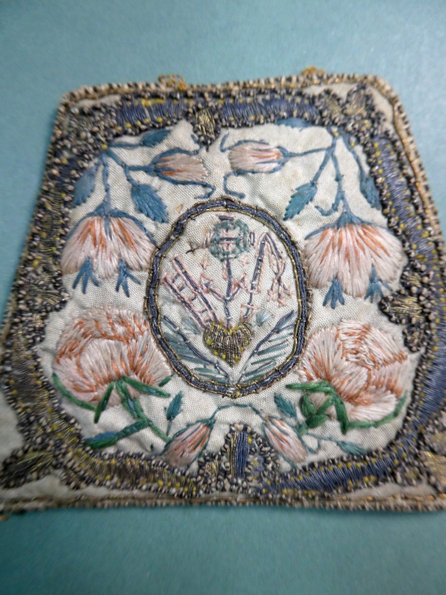 Scapular 17th Century, Fine And Fresh Monastic Embroidery On Silk-photo-3