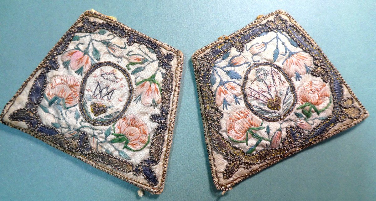 Scapular 17th Century, Fine And Fresh Monastic Embroidery On Silk