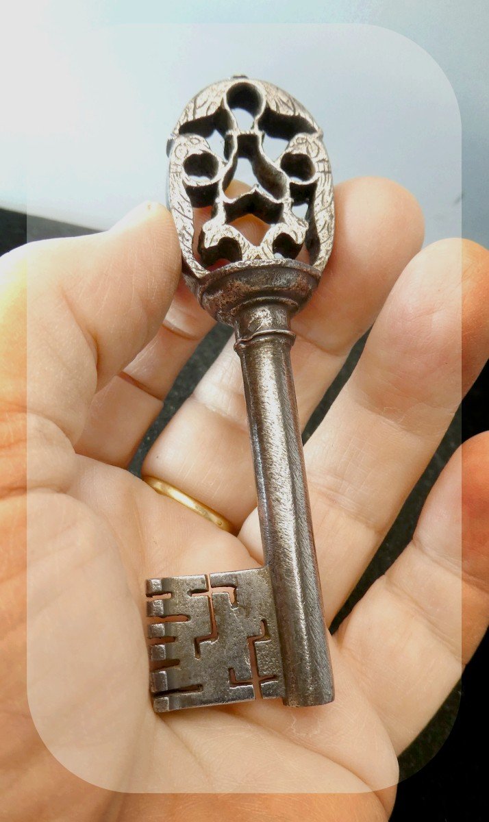 Precious Wedding Key, 16-17th Century, Pierced, Engraved, 10.5cm-photo-1