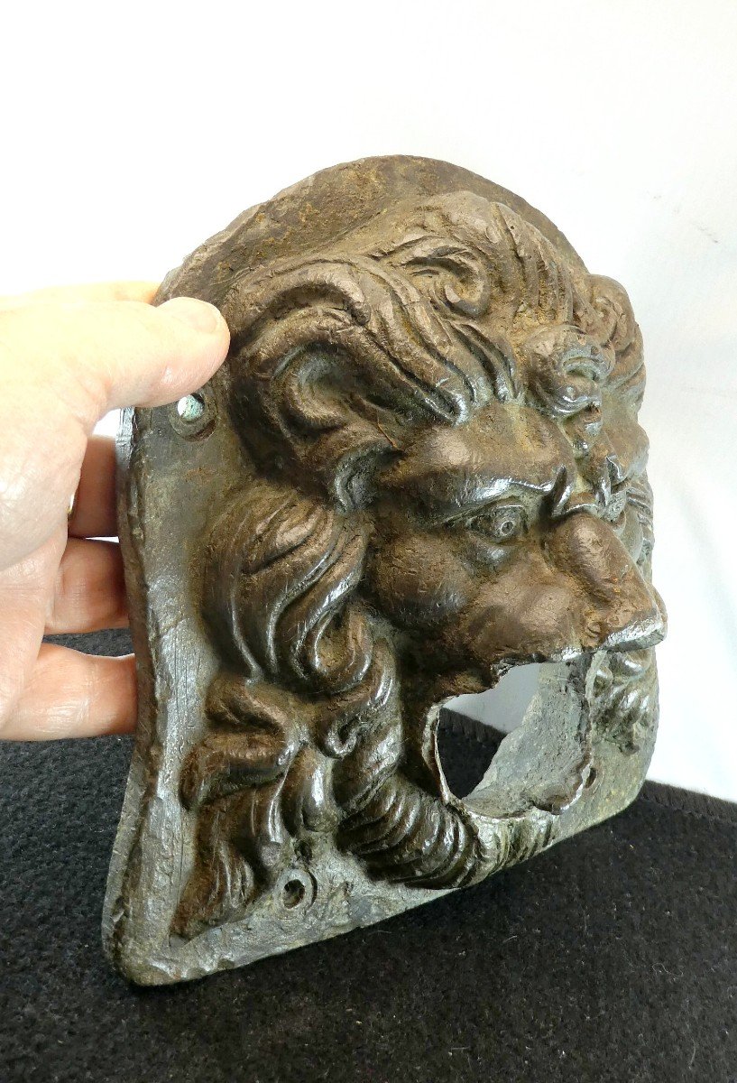 Lead Fountain Lion, Impressive 18th Century Spewer-photo-2