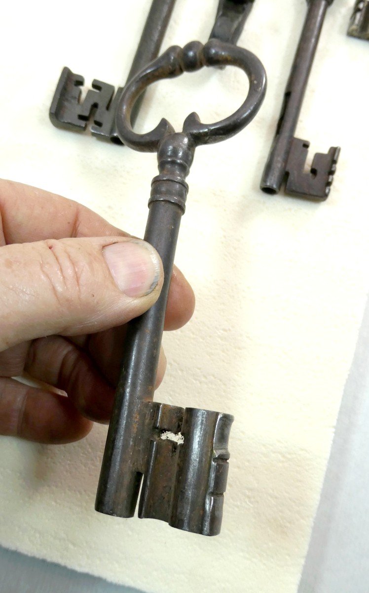 5-arm Pendant, Wrought Iron, 17th-18th Century And 5 Keys 17th-18th.-photo-3