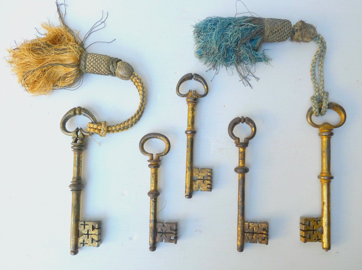 Museum: 5 Large Iron Honor Keys, Gilded, Beautiful Models Circa 1700-photo-2