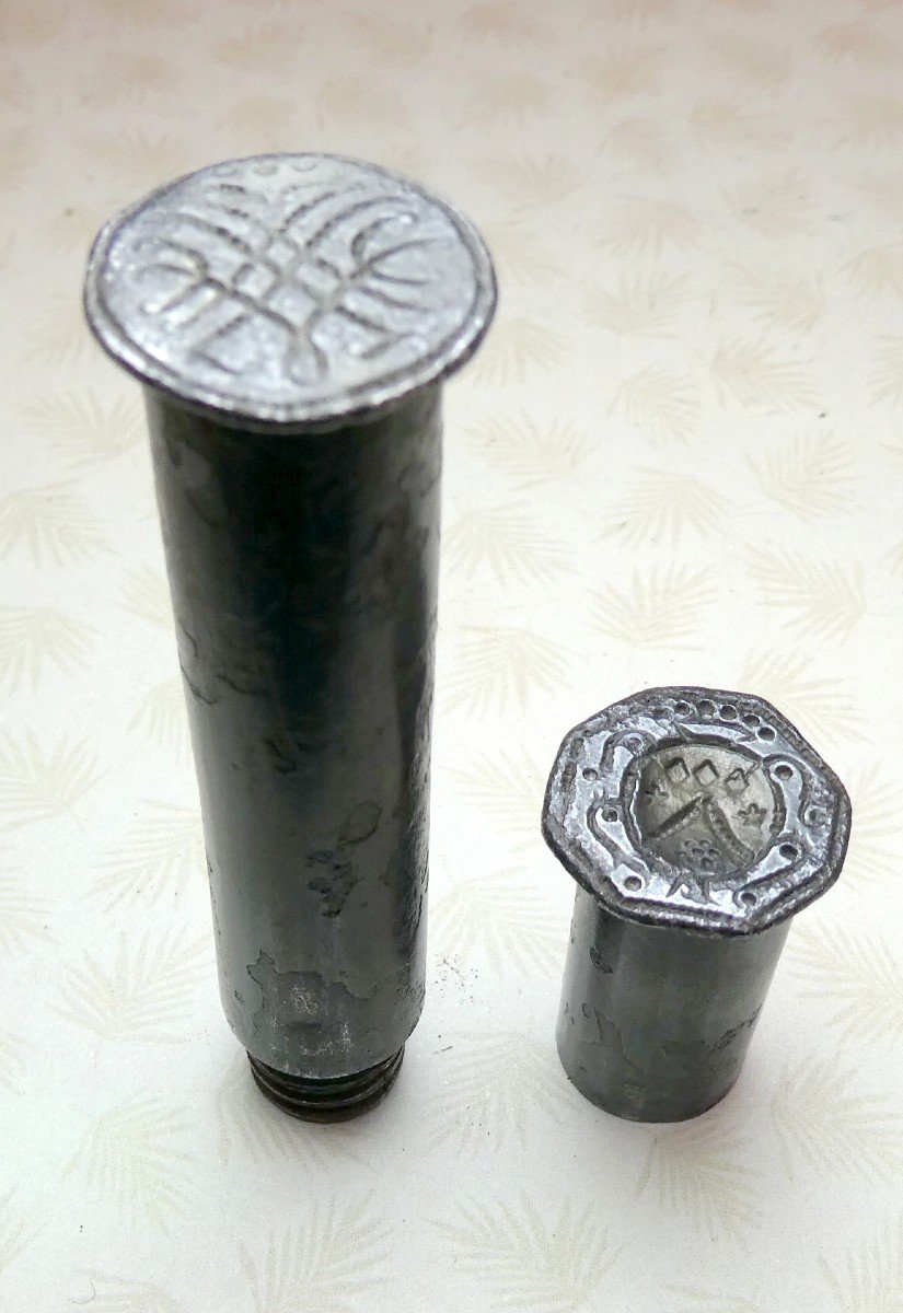 Polished Iron Wax Case, Louis XIV Period, Two Seals, Coat Of Arms And Initials