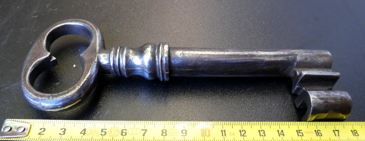 Massive French Trunk Key Early 19th Century, Safety Bit-photo-3